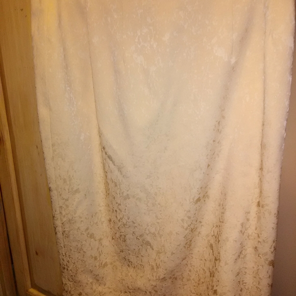 Lauren Taylor Suit - Picture 4 of 4